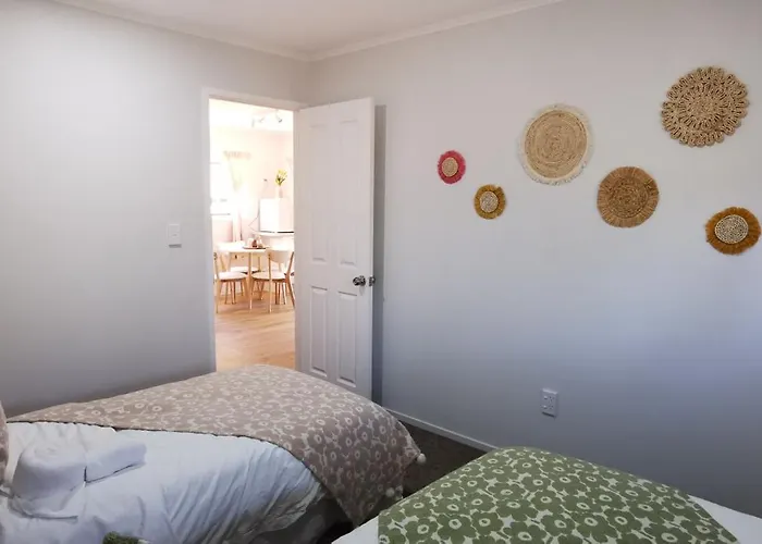 Guests Close To Redwoods Apartment